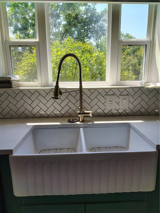 Building Photo - 14894 Trammel Mountain Rd