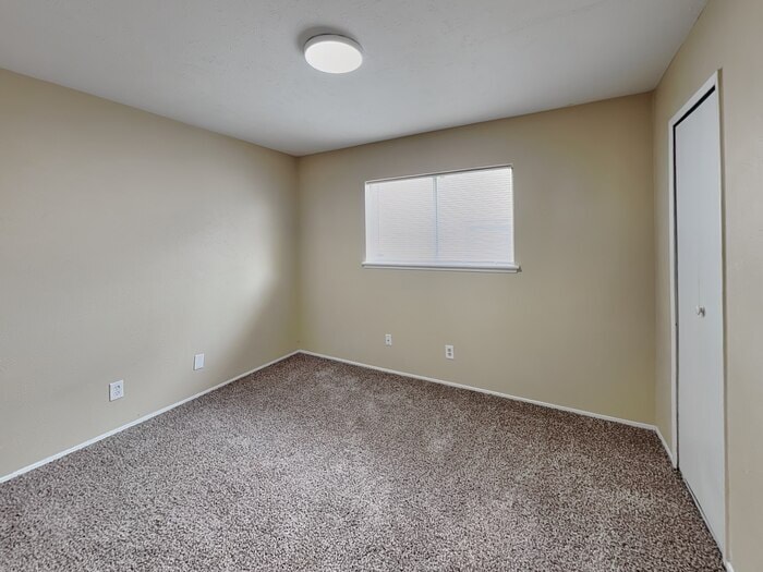 Building Photo - 1517 Camelia Dr