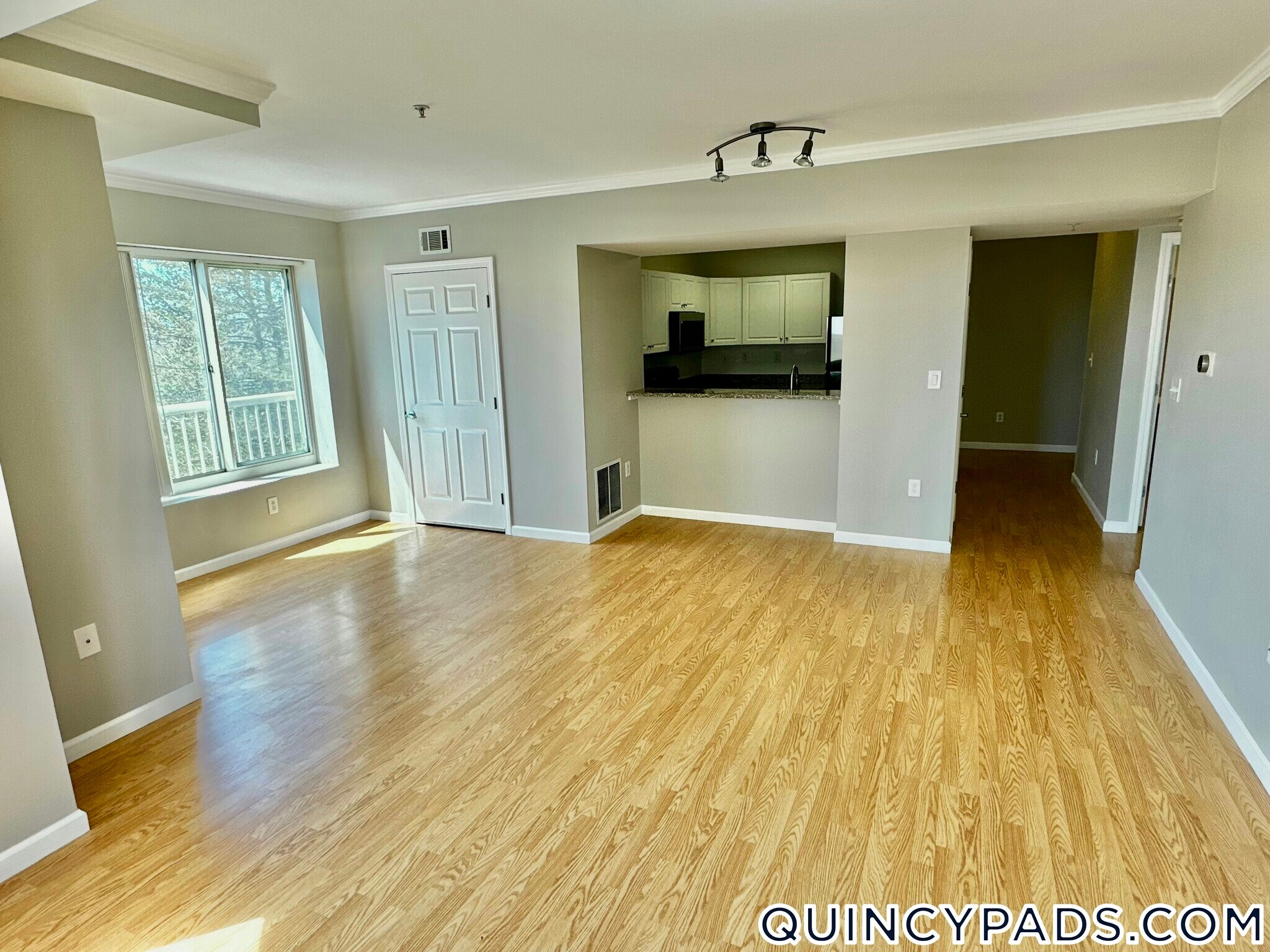 Building Photo - 1 Cityview Ln