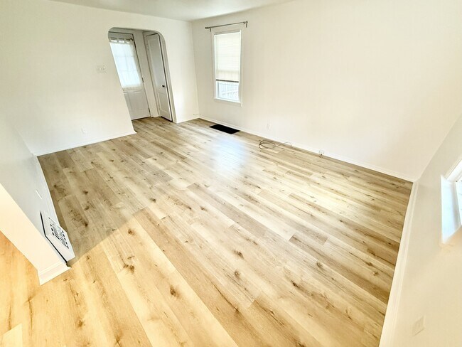 Building Photo - 2125 Wesley St