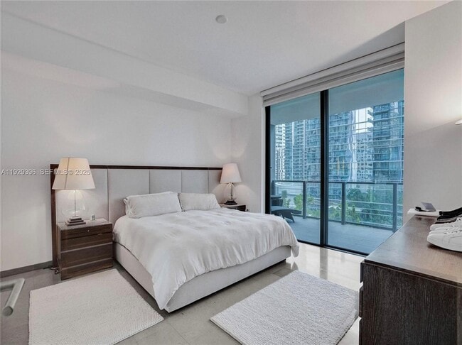 Building Photo - 88 SW 7th St