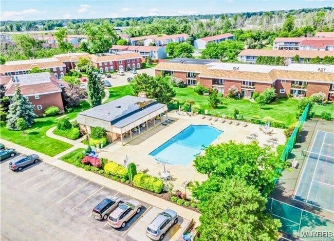 Building Photo - 110 Charter Oaks Dr