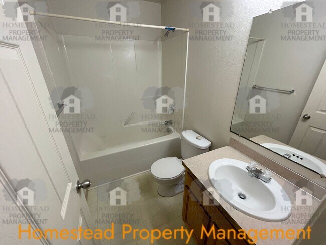 Building Photo - 599