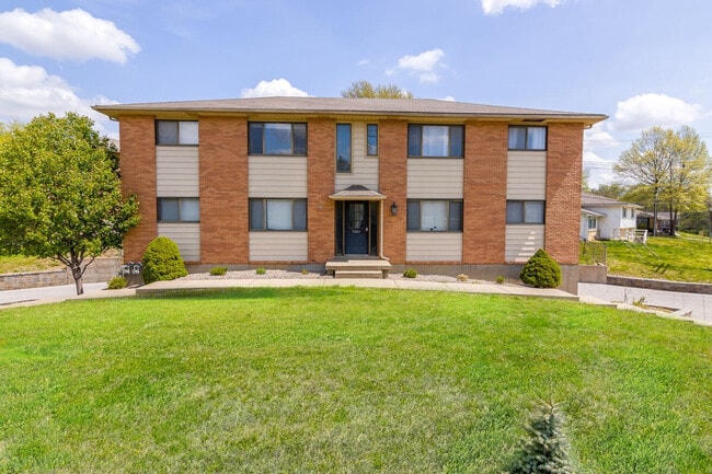 Building Photo - 5601 N Northwood Rd