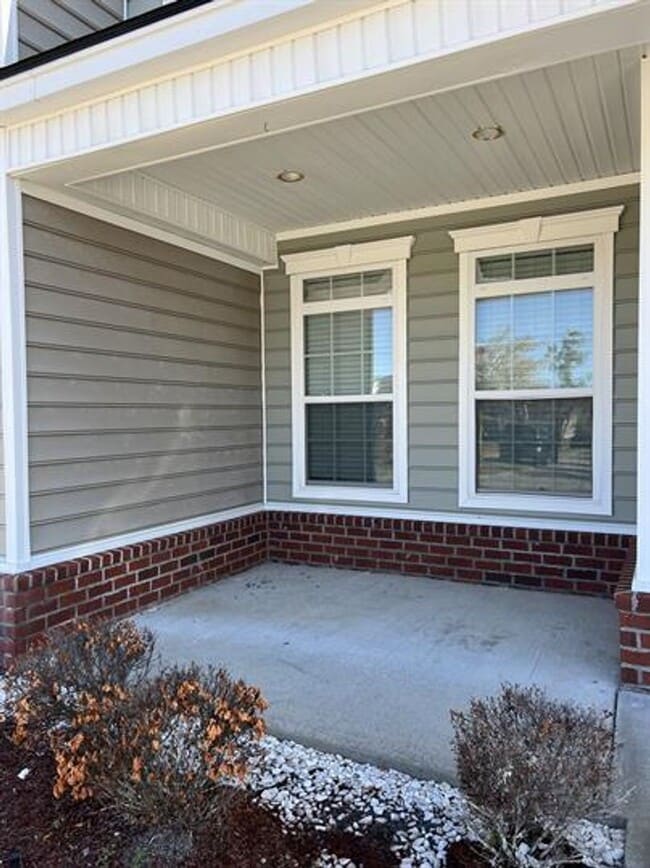 Building Photo - 3 Bed/ 2.5 Bath Home very close to Fort Stewart gate seven!!