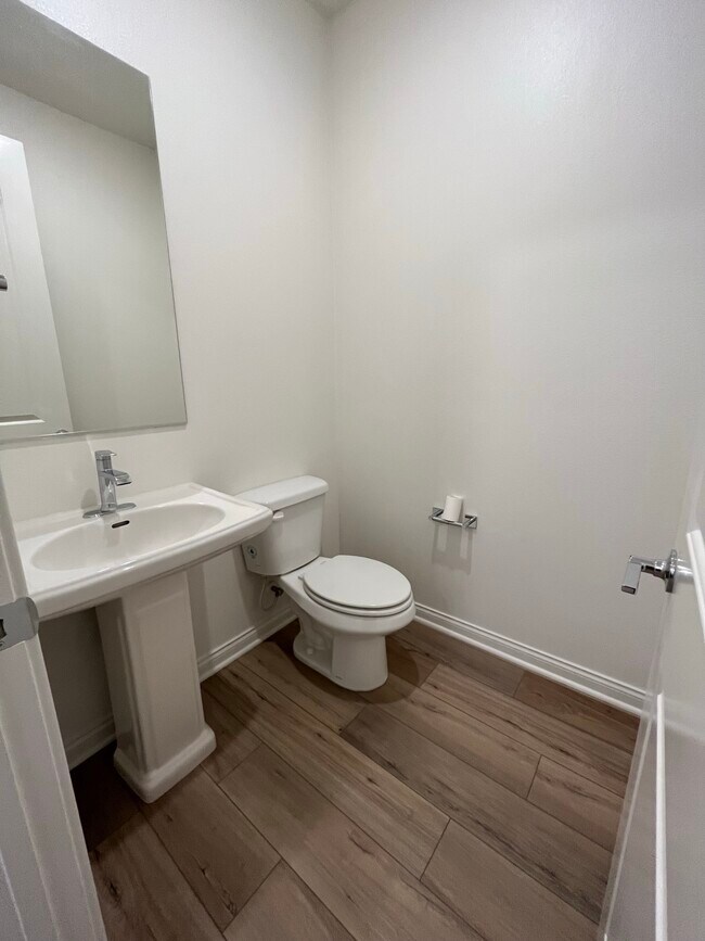 Building Photo - 54 Harmony Dr