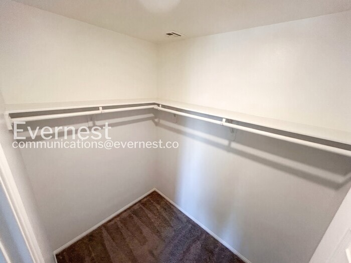 Building Photo - 639 Sedum Ave.