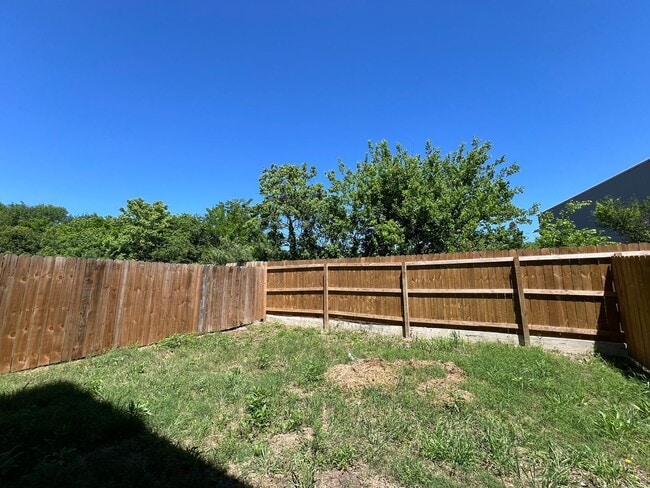 Building Photo - 3-bedroom, 2.5-bathroom townhome in Live Oak!