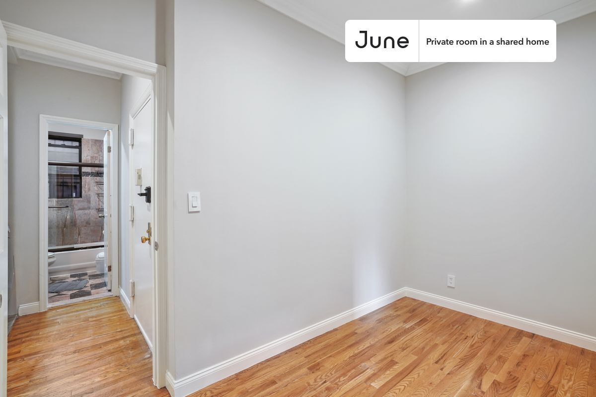 Building Photo - Room in Shared 3 bed/1 bath home