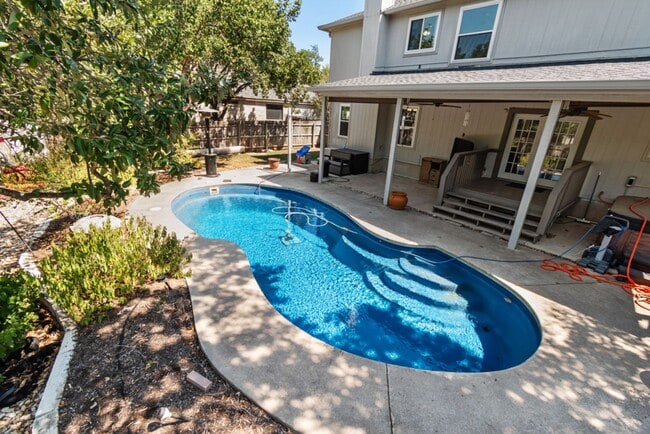 Building Photo - 1305 Cedar Brook Dr