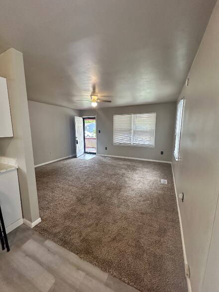 Building Photo - 717 73rd St