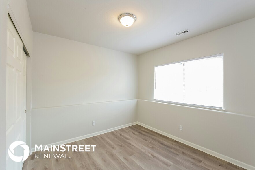 Building Photo - 4652 Genoa St