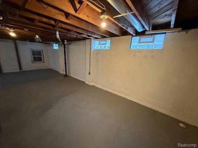 Building Photo - 1421 E 14 Mile Rd