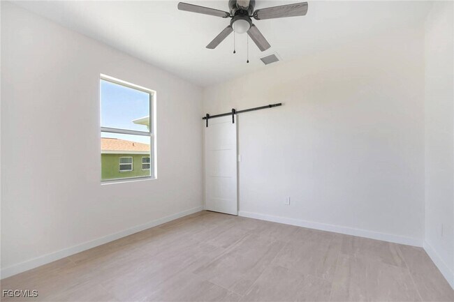 Building Photo - 1426 SE 43rd Terrace