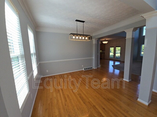 Building Photo - 6545 Farmbrooke Ct