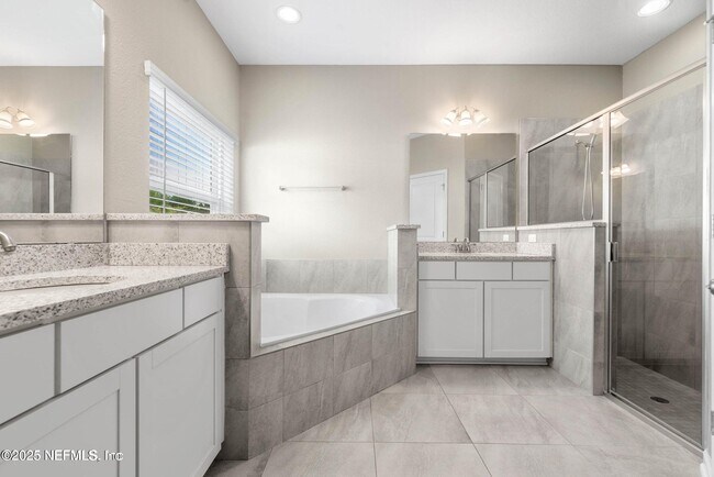 Building Photo - 85461 Amaryllis Ct