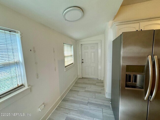 Building Photo - 3649 Walsh St