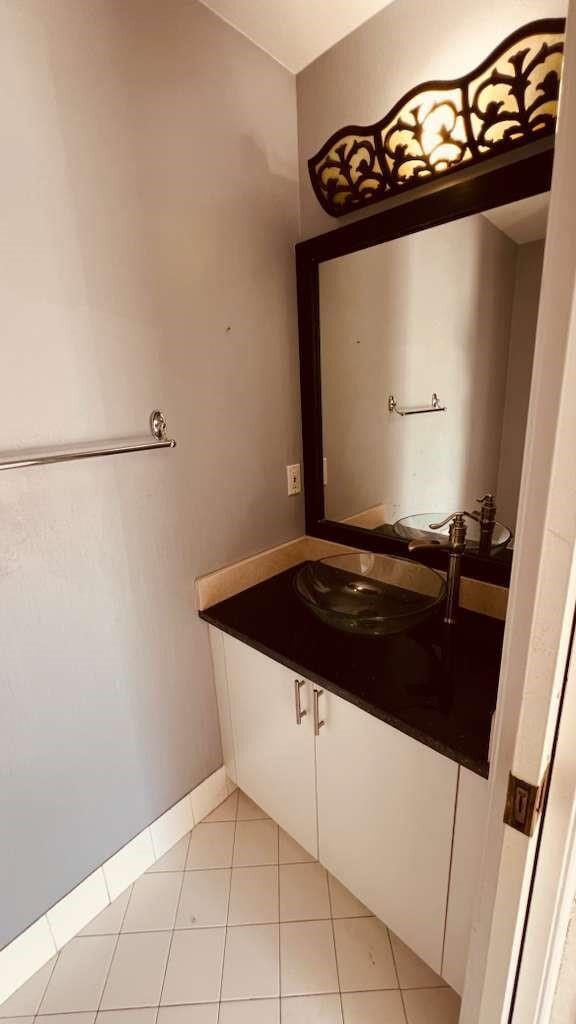 Building Photo - 4735 SW 14th St