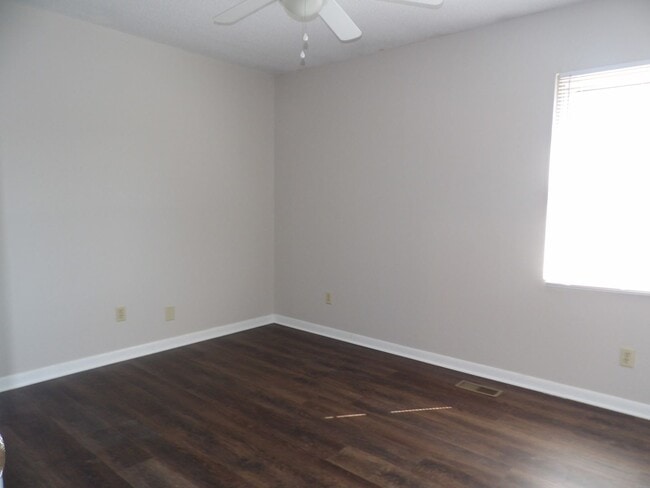 Building Photo - 108 Ridgeway Dr