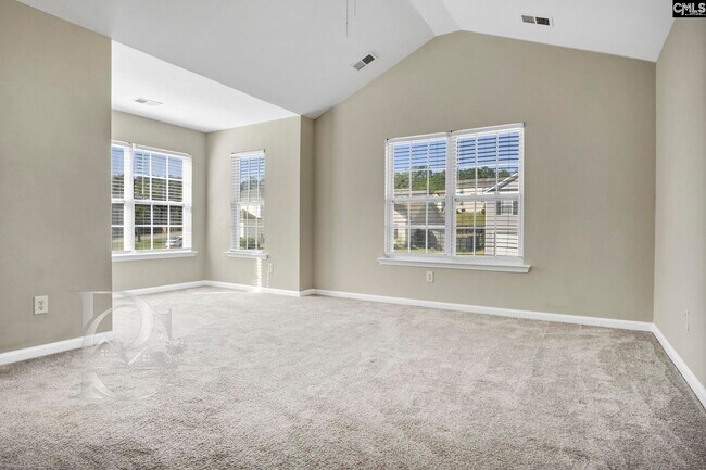 Building Photo - 211 Pinebluff Ct