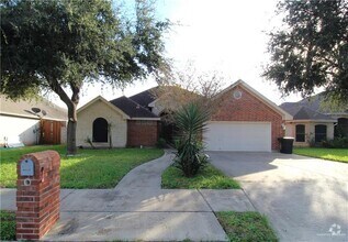 Building Photo - 4609 Cedar Ave