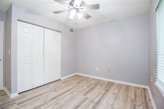Building Photo - 3101 Lake Pine Way S