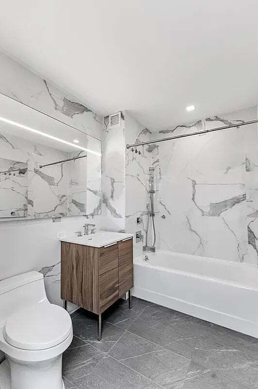 Building Photo - 171 Suffolk St