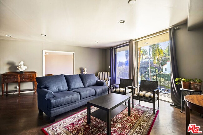 Building Photo - 2260 N Cahuenga Blvd