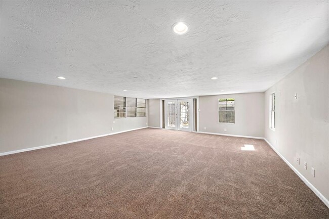 Building Photo - 1033 25th St N