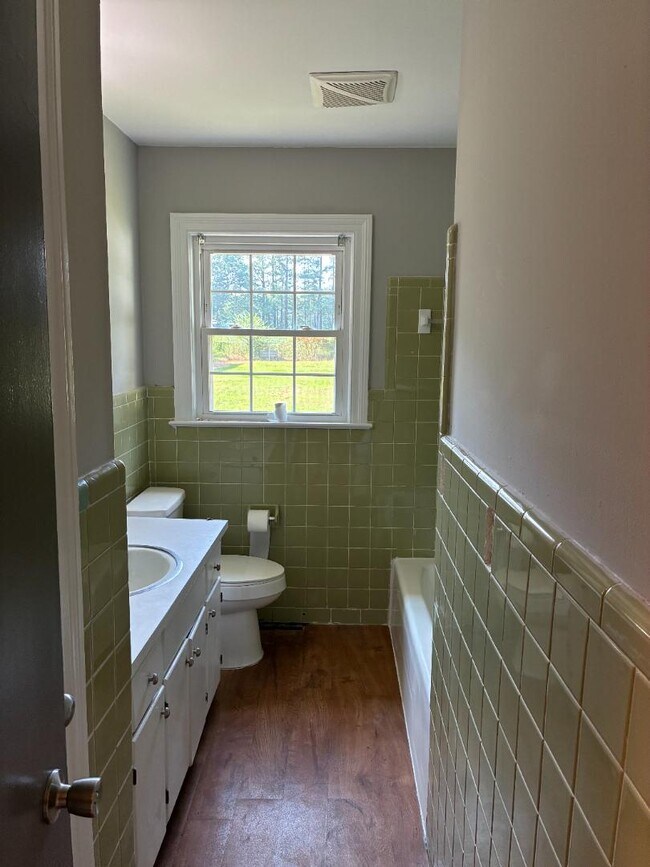 Building Photo - 5236 Lakehaven Ct