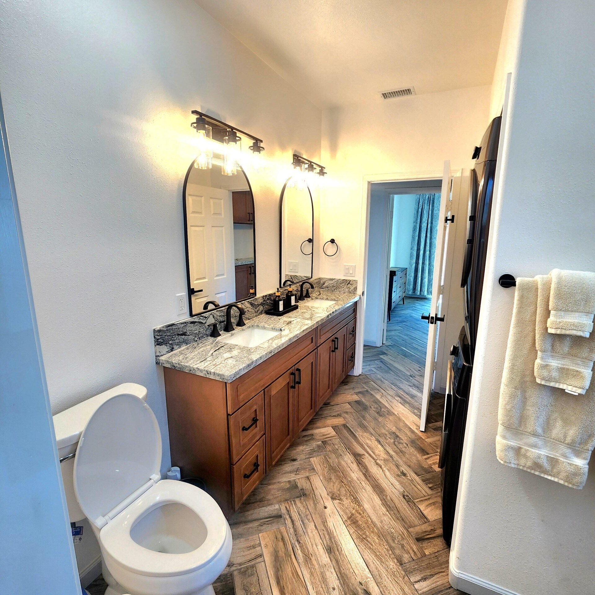 Building Photo - 26371 Helene Dr