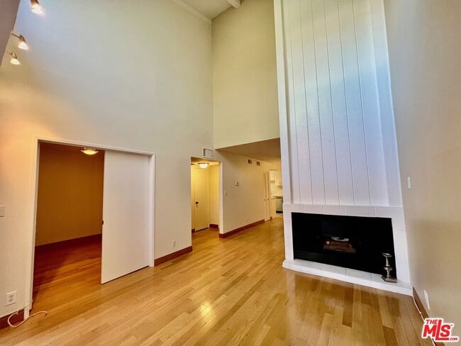 Building Photo - 4805 Maytime Ln