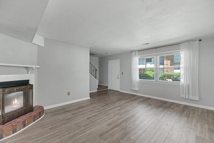 Building Photo - 2924 Cathedral Ln