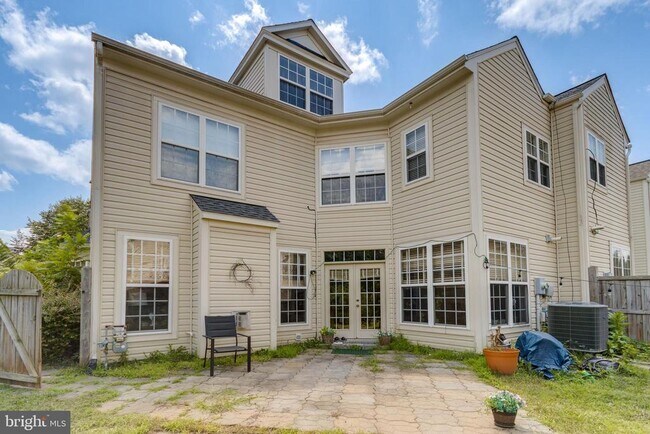 Building Photo - 9300 Warren Falls Ln