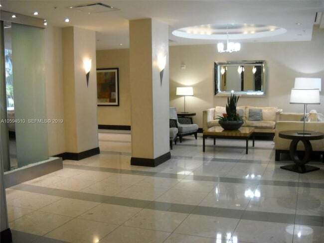 Building Photo - 3901 S Ocean Dr
