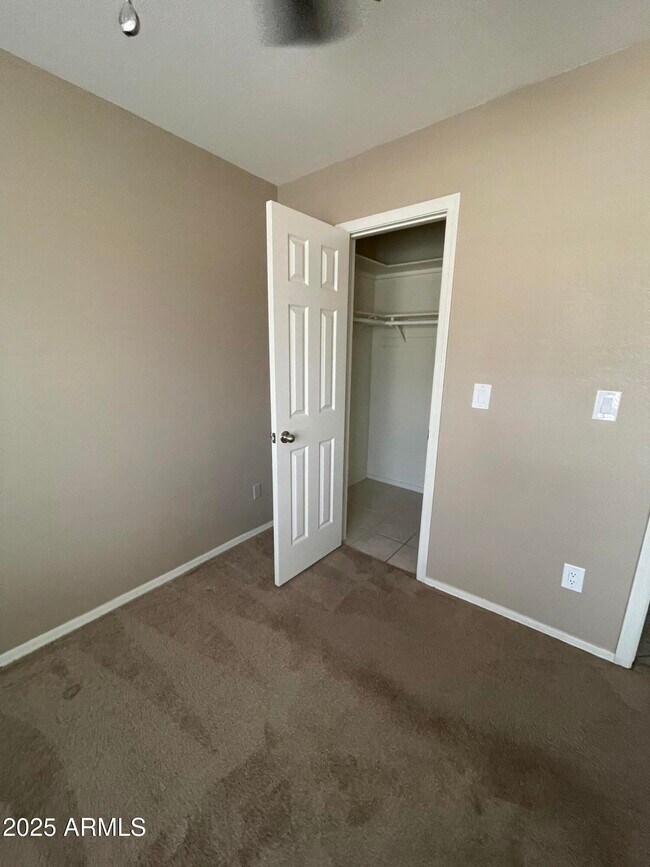 Building Photo - 3443 E Tonto Ln