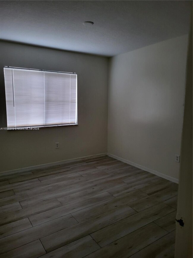 Building Photo - 1260 SE 31st Ct
