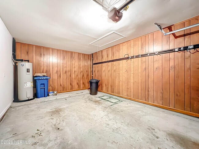 Building Photo - 141 La Pasada Cir W