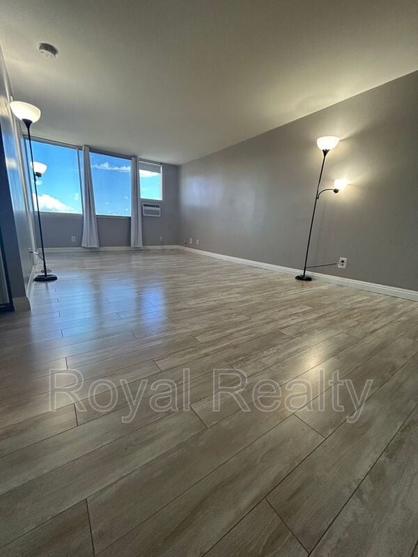 Building Photo - 1060 Kamehameha Hwy