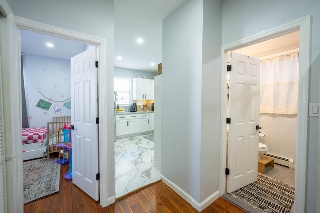 Building Photo - 40 Condict St