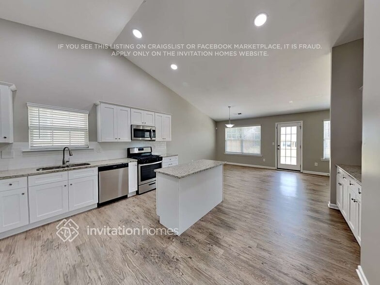 Building Photo - 1044 Southwood Dr