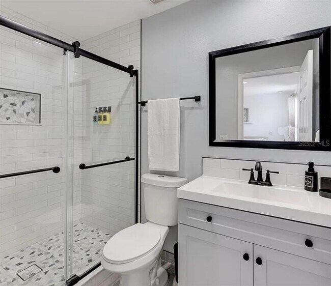 Building Photo - 3024 Secret Lake Dr