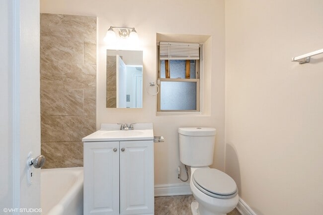 Building Photo - 1745 W 91st St