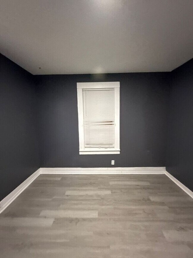 Building Photo - 802 Kippley St