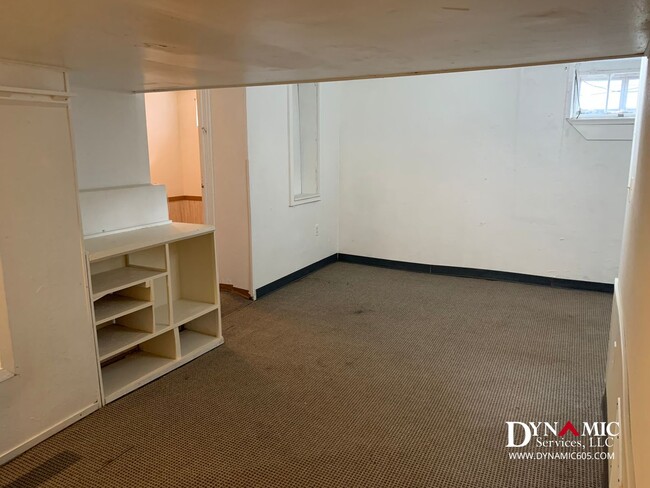 Building Photo - 4+ Bedroom, 2 Bath House By Augustana and USF