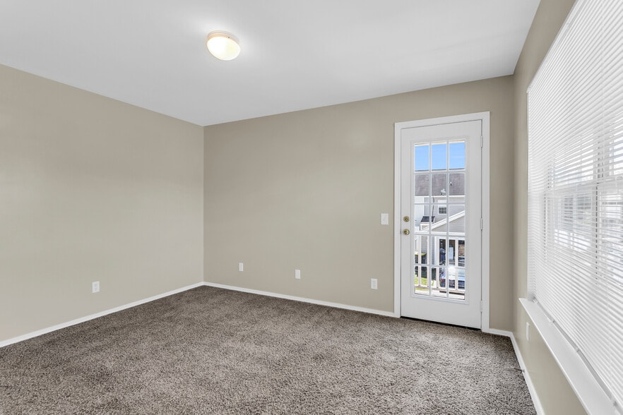 2nd Primary up with balcony - 140 Fairgreen St