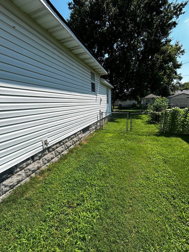Building Photo - 224 Lincoln Ave