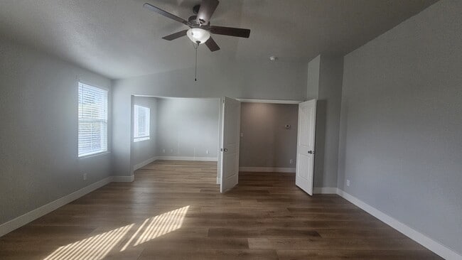 Building Photo - 3157 Rogue River Dr