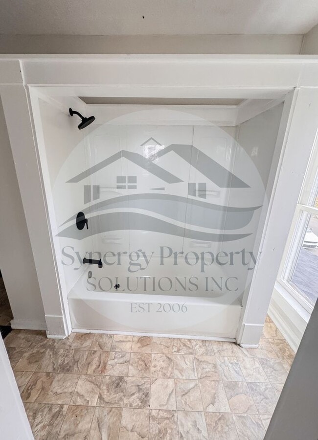 Building Photo - House with Garage