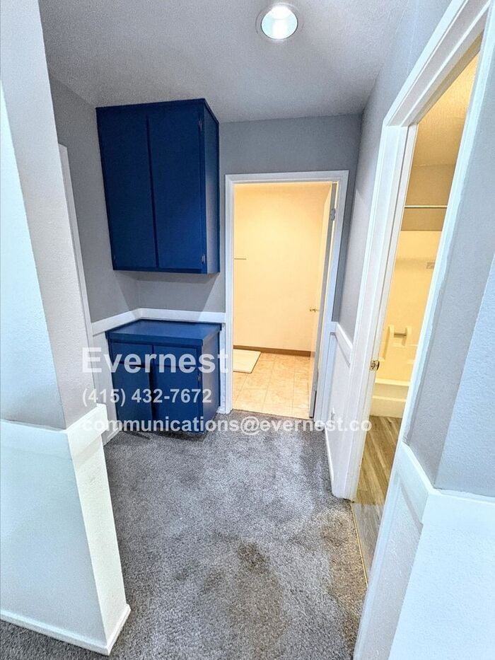 Building Photo - 1631 Porter Way